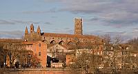 Toulouse, Eglise des Jacobins depuis la Garonne